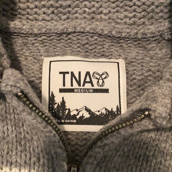 Aritzia knit sweater - Picture 5 of 5